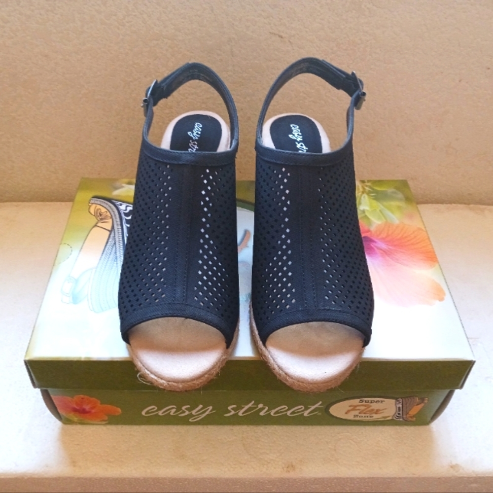 Easy Street - Picture 3 of 4